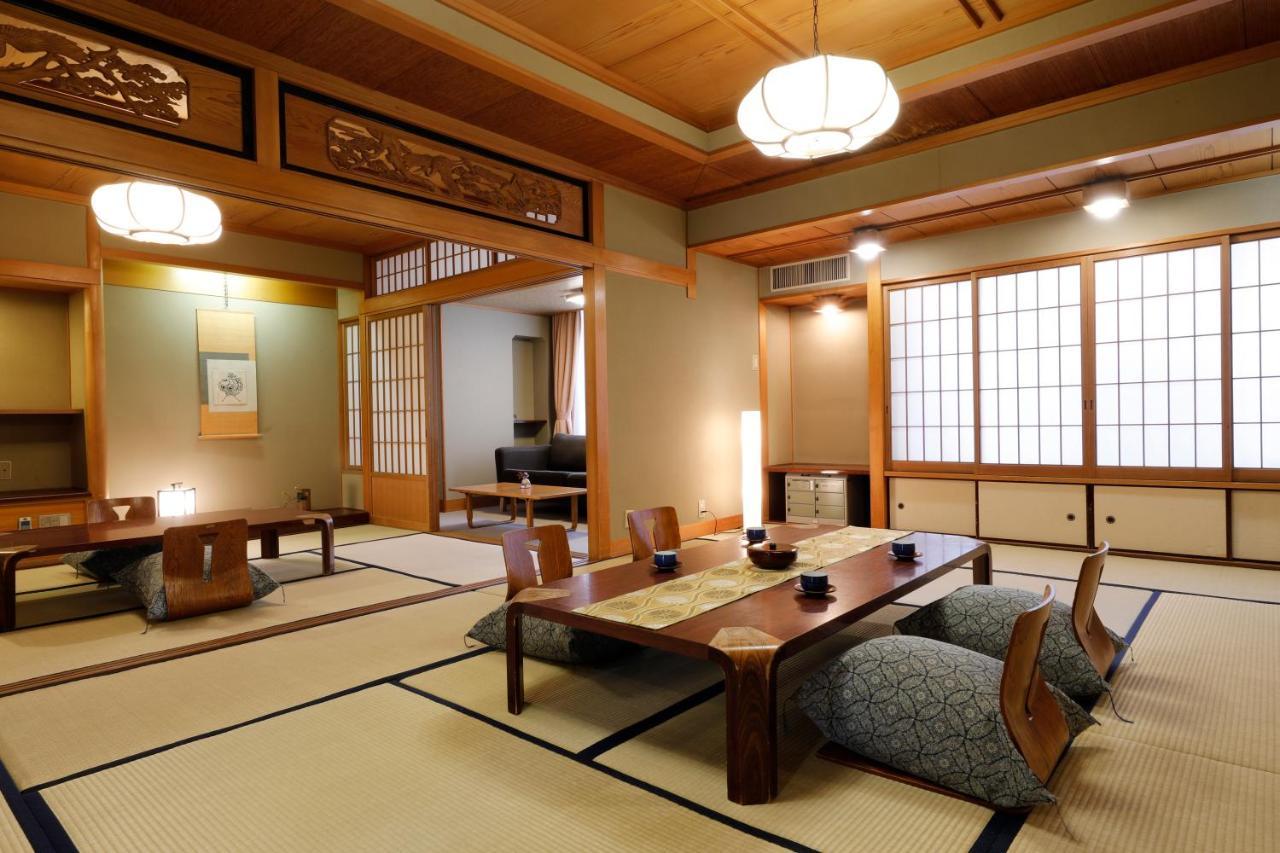 Ryokan Asukasou At The Entrancne Of Nara Park Kültér fotó